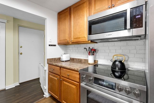 60 Greentree Lane 38, Weymouth, MA 02190