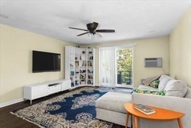 60 Greentree Lane 38, Weymouth, MA 02190