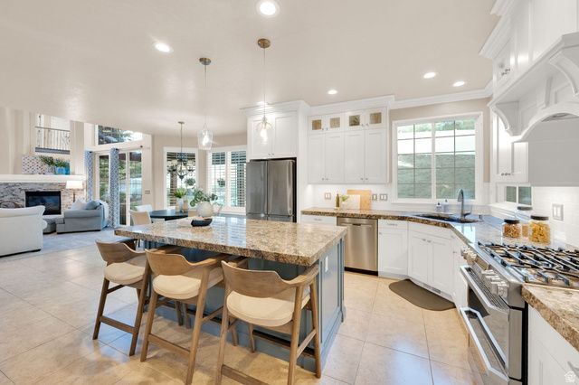 1618 E WYLIE LN, Draper, UT 84020