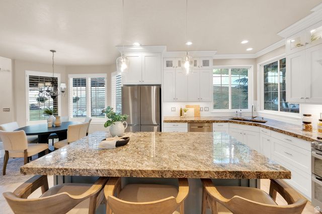 1618 E WYLIE LN, Draper, UT 84020