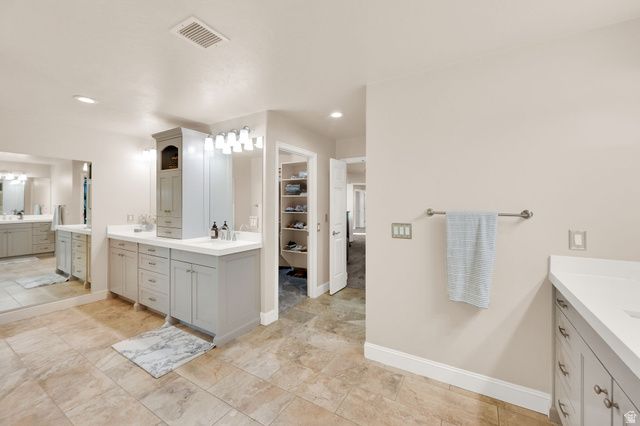1618 E WYLIE LN, Draper, UT 84020