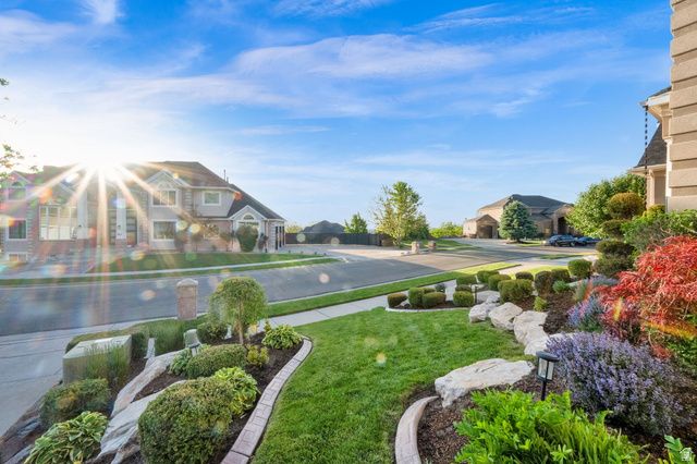 1618 E WYLIE LN, Draper, UT 84020