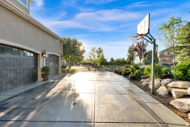 1618 E WYLIE LN, Draper, UT 84020