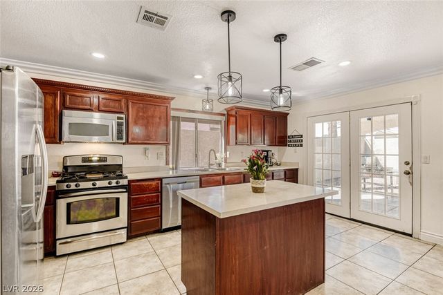1666 Garden Path Court, Las Vegas, NV 89119