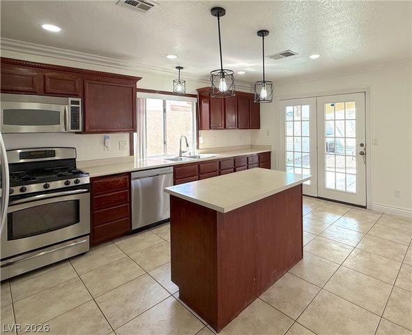 1666 Garden Path Court, Las Vegas, NV 89119