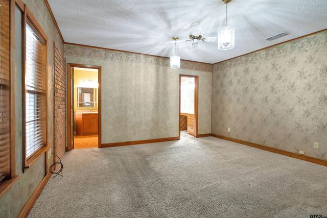 1114 Brookshire Dr, Tyler, TX 75701