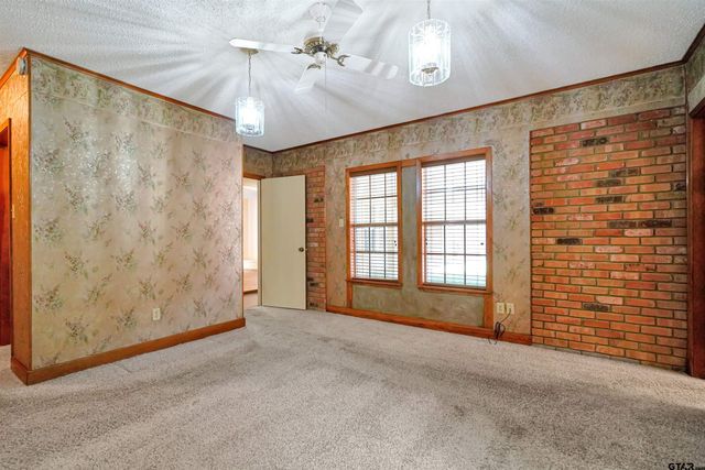 1114 Brookshire Dr, Tyler, TX 75701