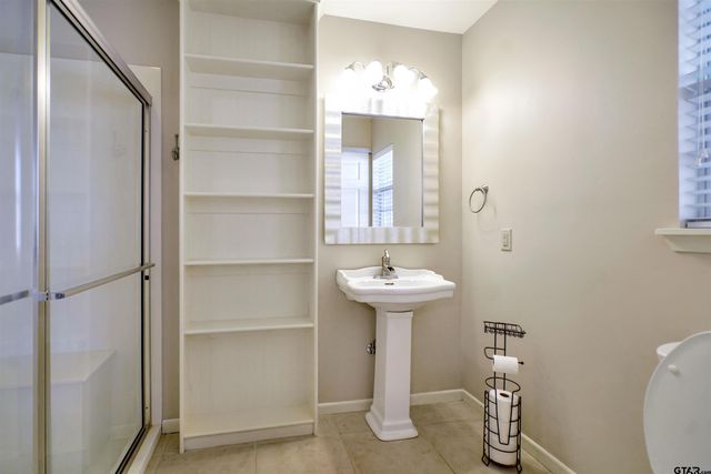 1114 Brookshire Dr, Tyler, TX 75701