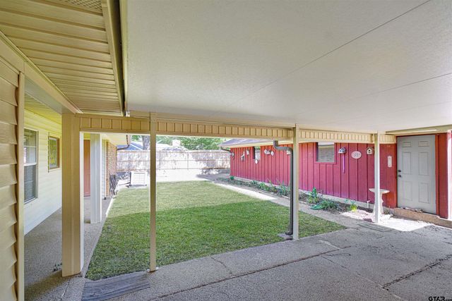 1114 Brookshire Dr, Tyler, TX 75701