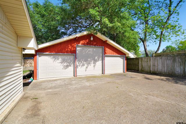 1114 Brookshire Dr, Tyler, TX 75701