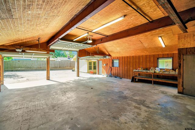 1114 Brookshire Dr, Tyler, TX 75701