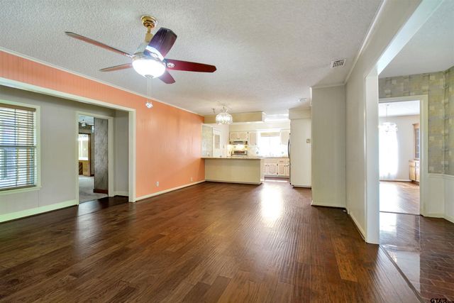 1114 Brookshire Dr, Tyler, TX 75701
