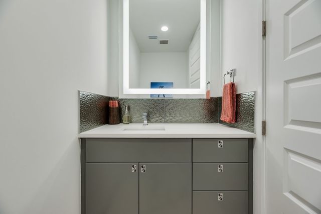 3415 Chihuahua Avenue, Dallas, TX 75212