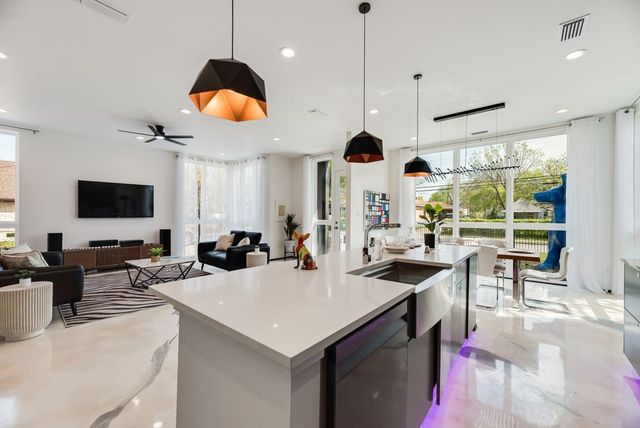 3415 Chihuahua Avenue, Dallas, TX 75212