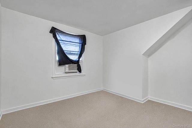 218 Venetian Boulevard, Lindenhurst, NY 11757