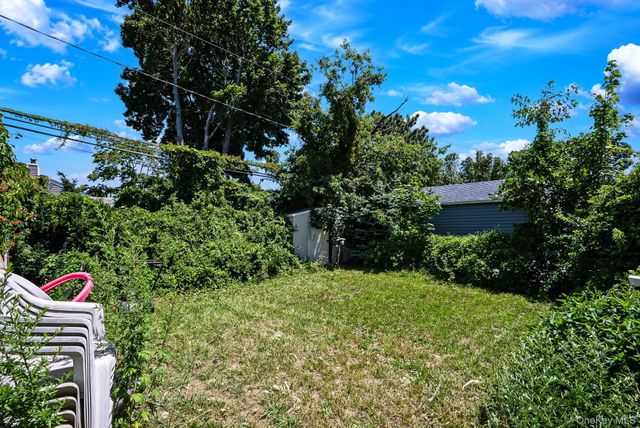218 Venetian Boulevard, Lindenhurst, NY 11757