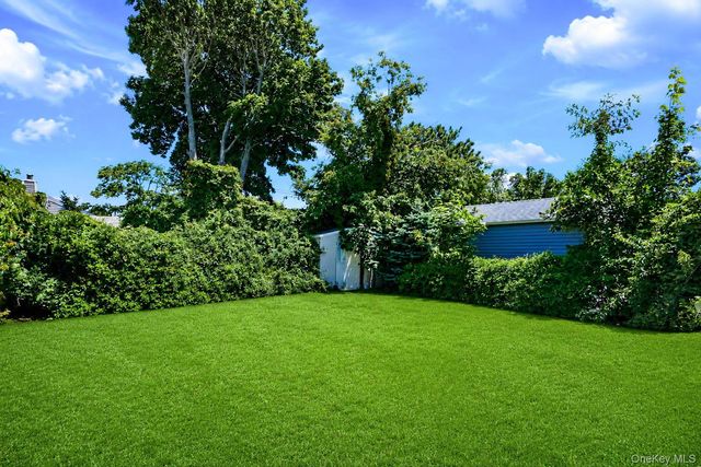 218 Venetian Boulevard, Lindenhurst, NY 11757