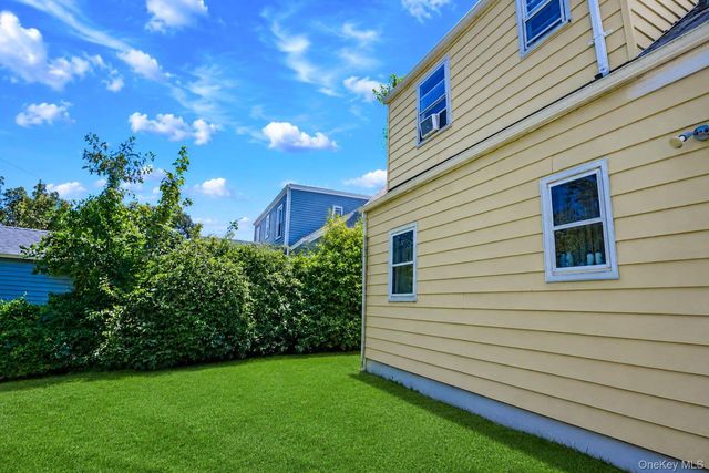 218 Venetian Boulevard, Lindenhurst, NY 11757