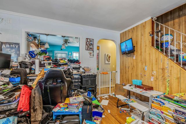 218 Venetian Boulevard, Lindenhurst, NY 11757