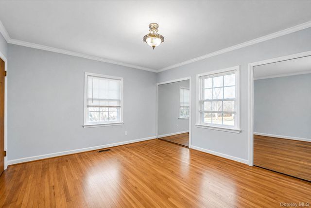 218 Venetian Boulevard, Lindenhurst, NY 11757
