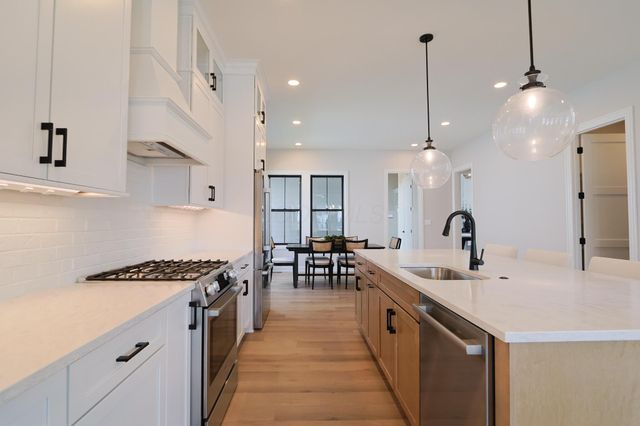 5129 Maple Drive, Lewis Center, OH 43035