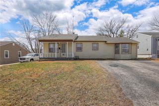 10709 E 28th Street S, Independence, MO 64052