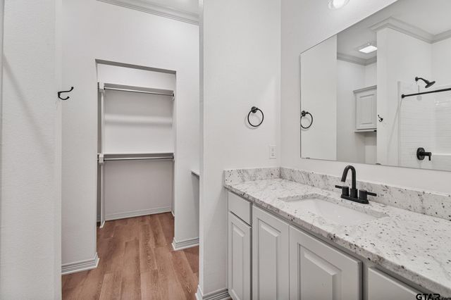 1723 Alamo Crossing Rd, Tyler, TX 75701
