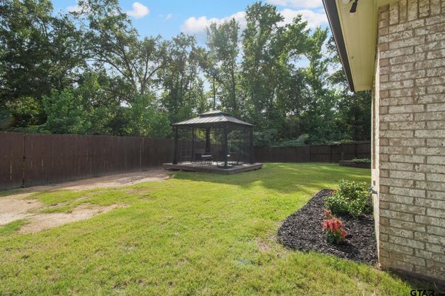 1723 Alamo Crossing Rd, Tyler, TX 75701