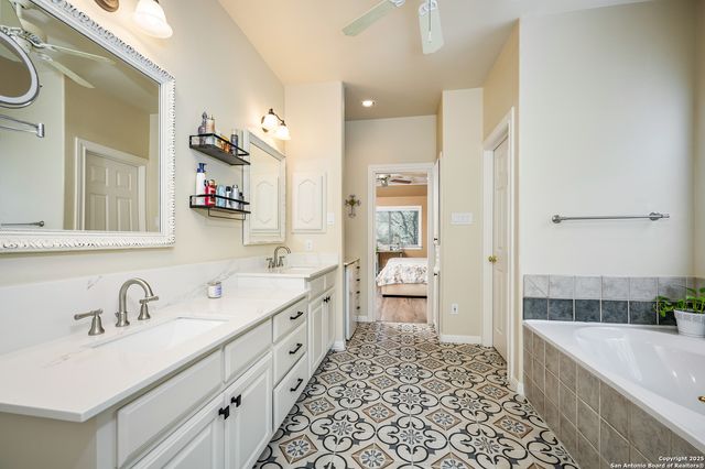 411 Sunrise Hill, San Antonio, TX 78260