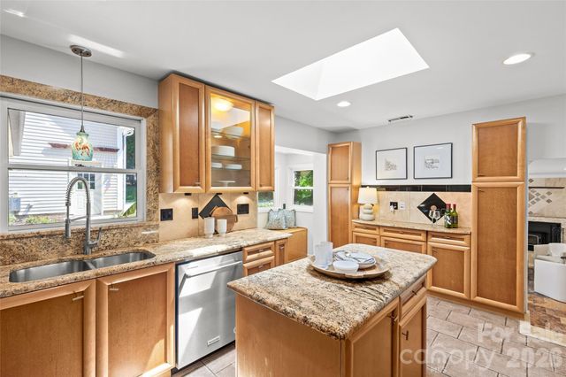 2700 Pencoyd Lane, Charlotte, NC 28210