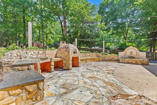 2700 Pencoyd Lane, Charlotte, NC 28210
