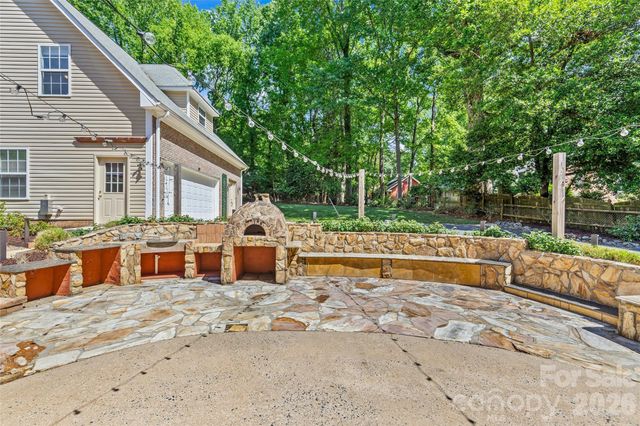 2700 Pencoyd Lane, Charlotte, NC 28210