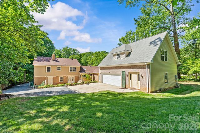 2700 Pencoyd Lane, Charlotte, NC 28210