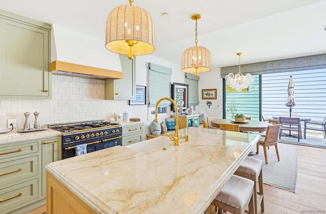 926 D Avenue, Coronado, CA 92118
