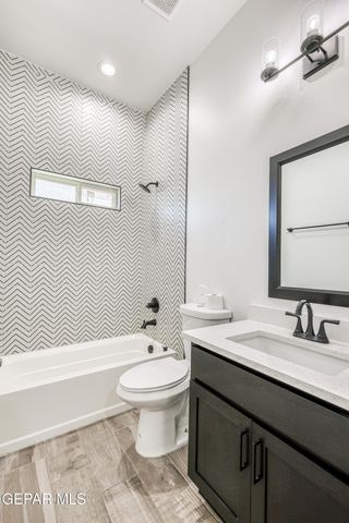 2076 SANTA ISABELLA Drive, Sunland Park, NM 88063