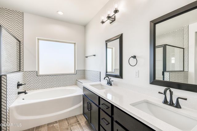 2076 SANTA ISABELLA Drive, Sunland Park, NM 88063