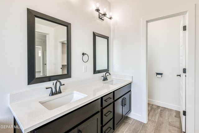 2076 SANTA ISABELLA Drive, Sunland Park, NM 88063