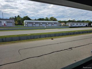 62 W Speed Way, Pontiac, MI 48341