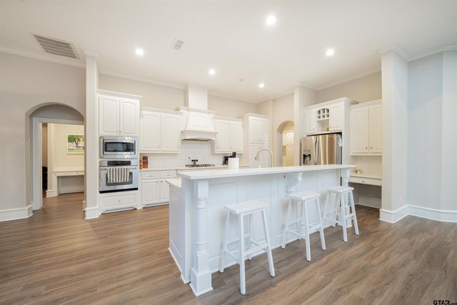 111 Rutland Dr, Hallsville, TX 75650