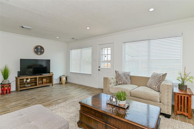 5791 Maple Hill Drive, Houston, TX 77088