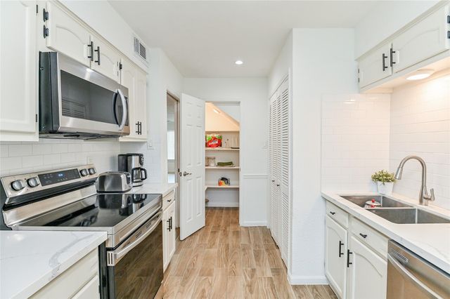 5791 Maple Hill Drive, Houston, TX 77088