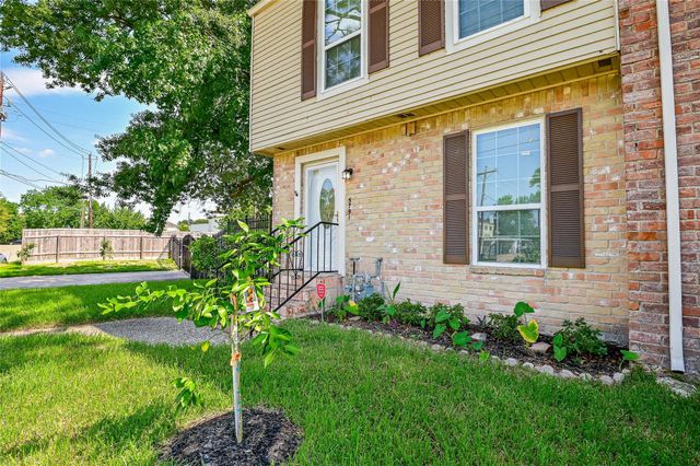 5791 Maple Hill Drive, Houston, TX 77088
