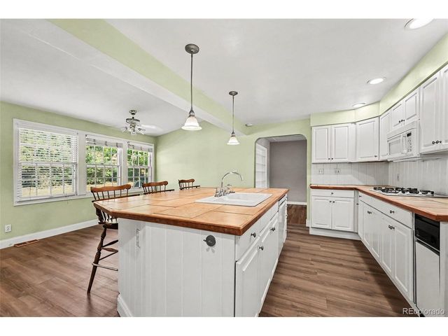 55 Brentwood St, Lakewood, CO 80226