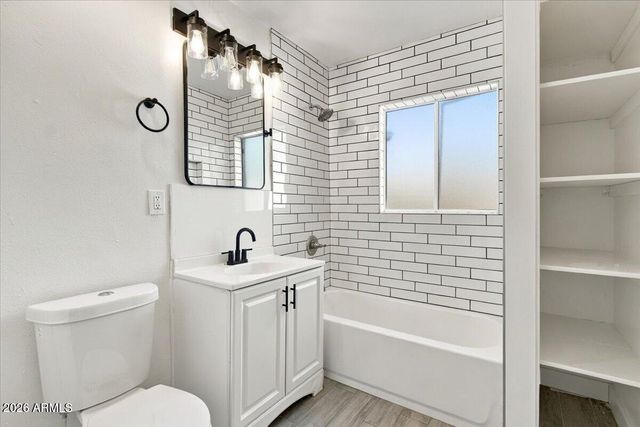 2535 E CLARENDON Avenue Apt 3, Phoenix, AZ 85016