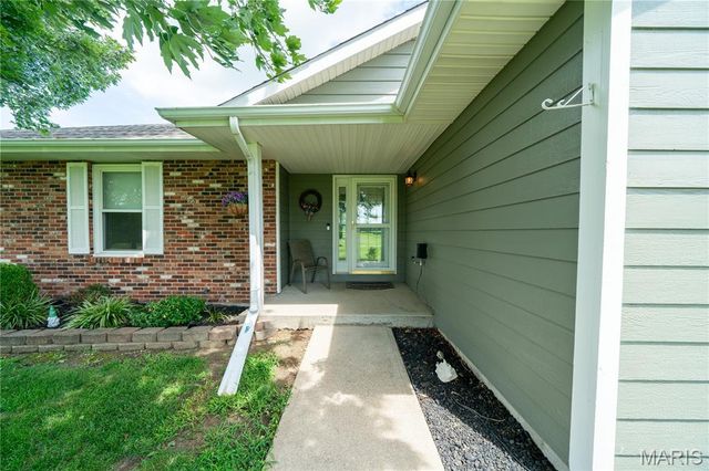 5111 E Flamingo Drive, Hallsville, MO 65255