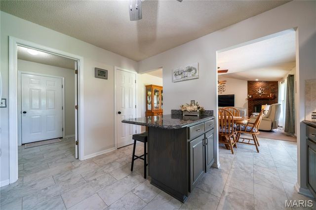 5111 E Flamingo Drive, Hallsville, MO 65255