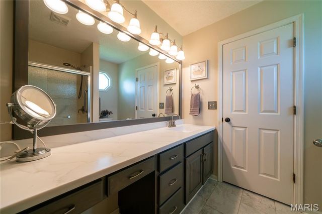 5111 E Flamingo Drive, Hallsville, MO 65255
