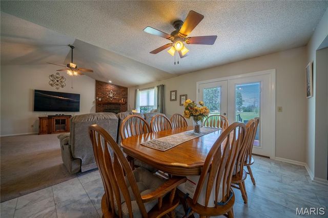 5111 E Flamingo Drive, Hallsville, MO 65255