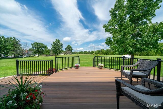 5111 E Flamingo Drive, Hallsville, MO 65255