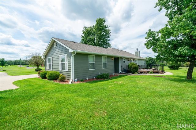 5111 E Flamingo Drive, Hallsville, MO 65255